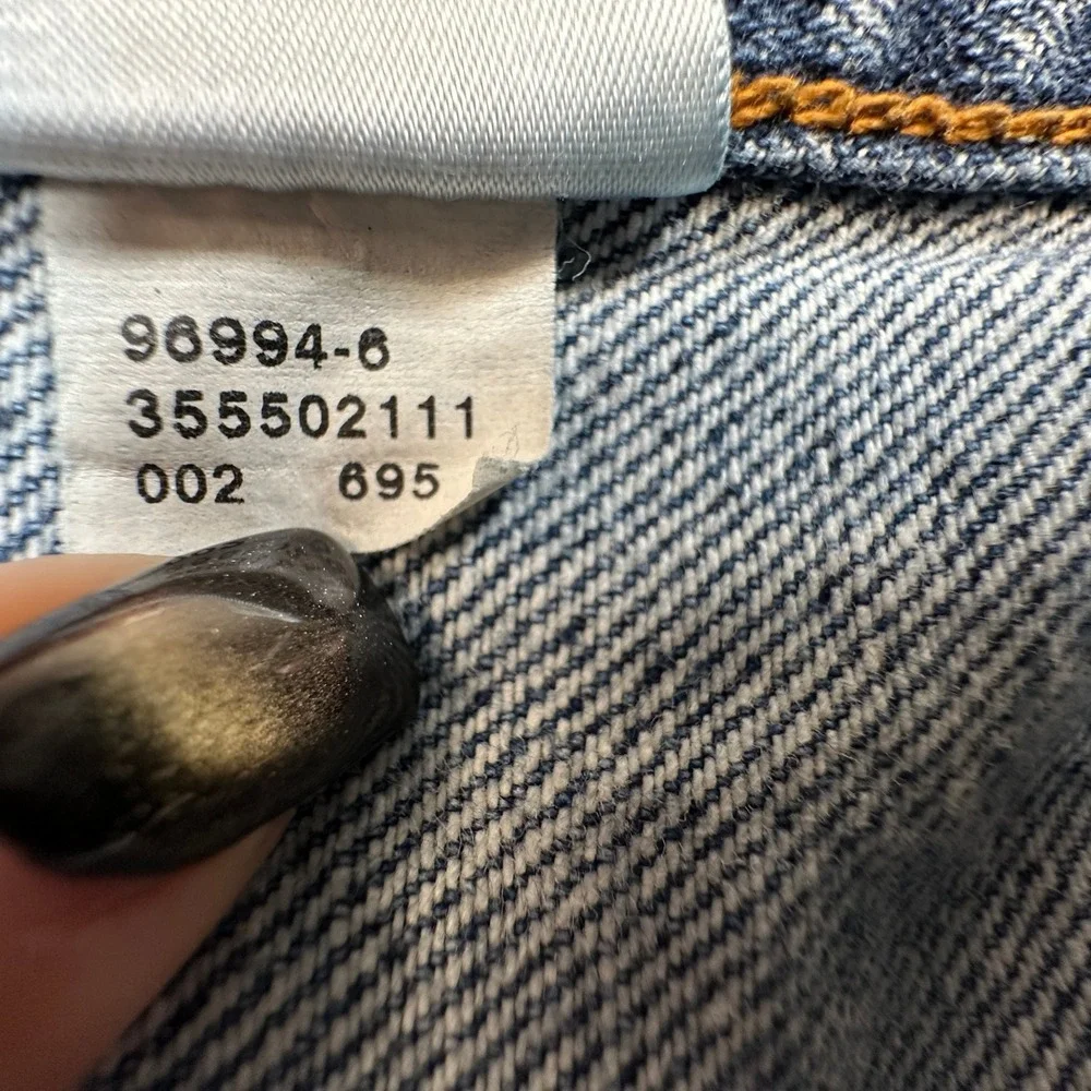 Levis size note